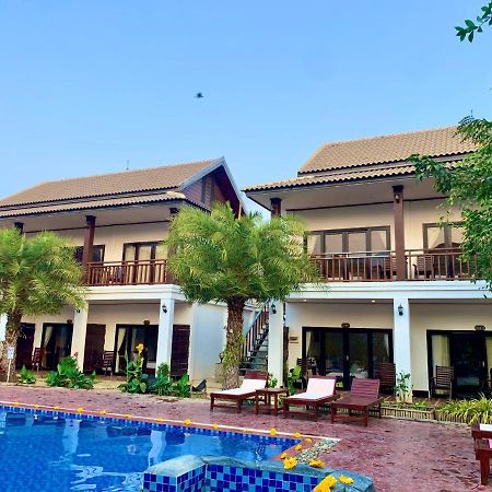 Vang Vieng Savanh Sunset View Resort Exteriör bild