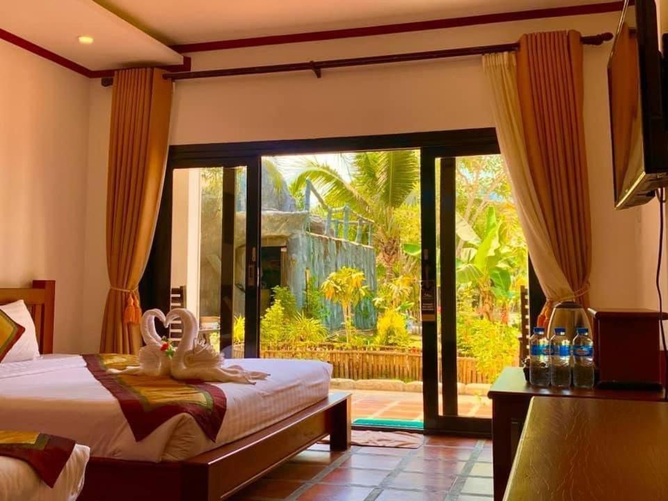 Vang Vieng Savanh Sunset View Resort Exteriör bild