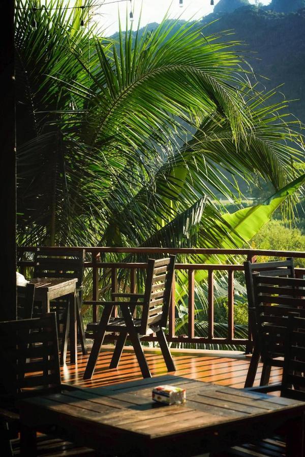Vang Vieng Savanh Sunset View Resort Exteriör bild