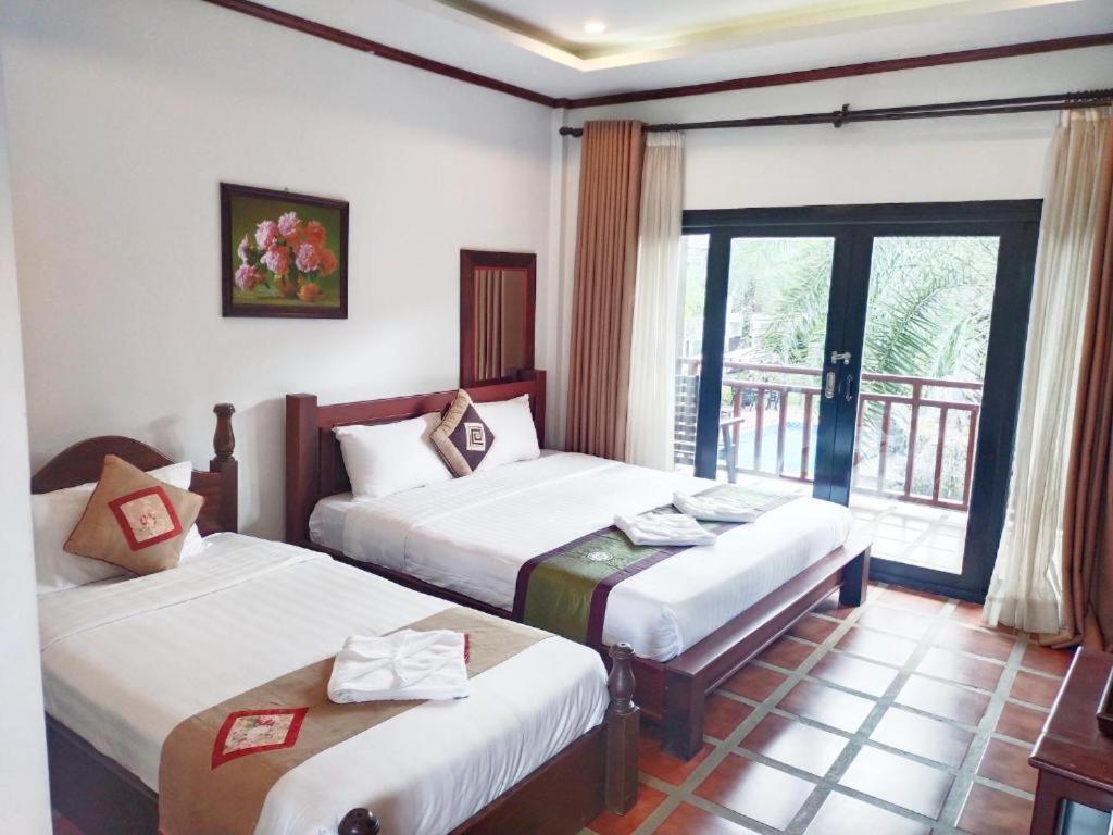 Vang Vieng Savanh Sunset View Resort Exteriör bild