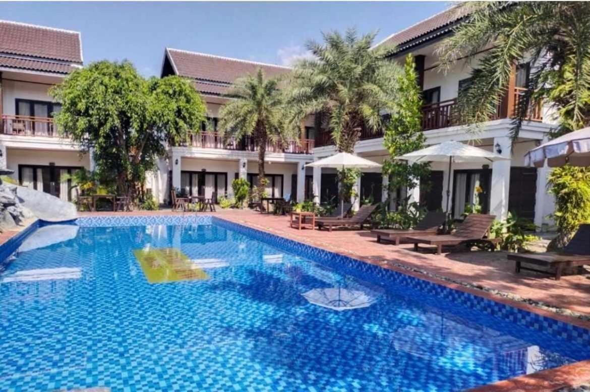 Vang Vieng Savanh Sunset View Resort Exteriör bild