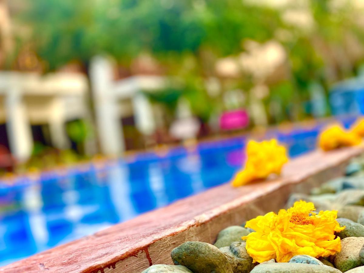 Vang Vieng Savanh Sunset View Resort Exteriör bild