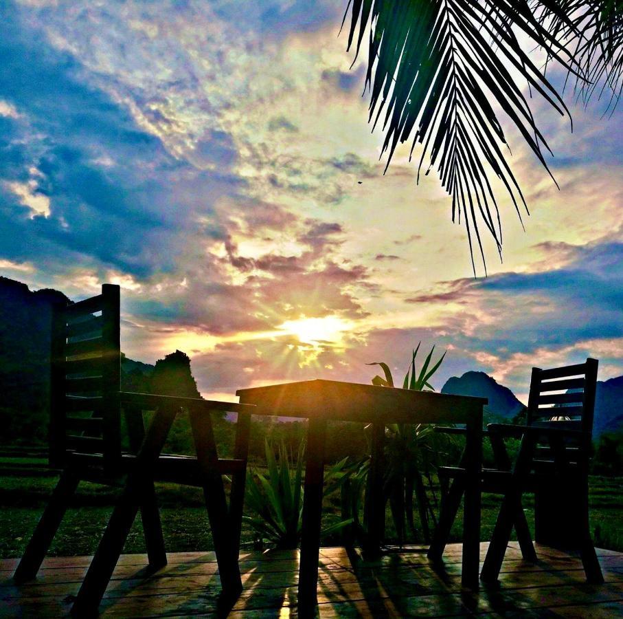 Vang Vieng Savanh Sunset View Resort Exteriör bild